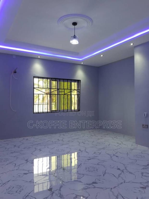 7bdrm House in Tema Com · Photo 6