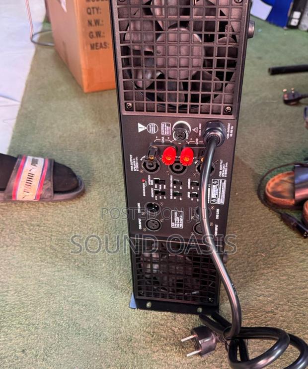 Crest Audio Ca 18 Professional Power Amplifier · Photo 3