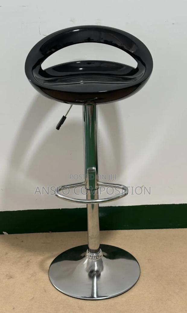 Affordable Plastic Bar Stool · Photo 1
