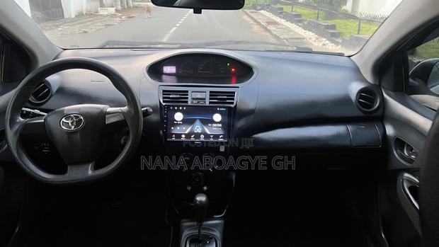 Toyota Belta 2011 White · Photo 6