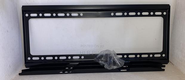 Costa 26”-63” Wall Mount · Photo 3