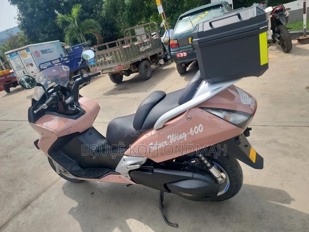 Honda Gold Wing 2012 Beige · Photo 2