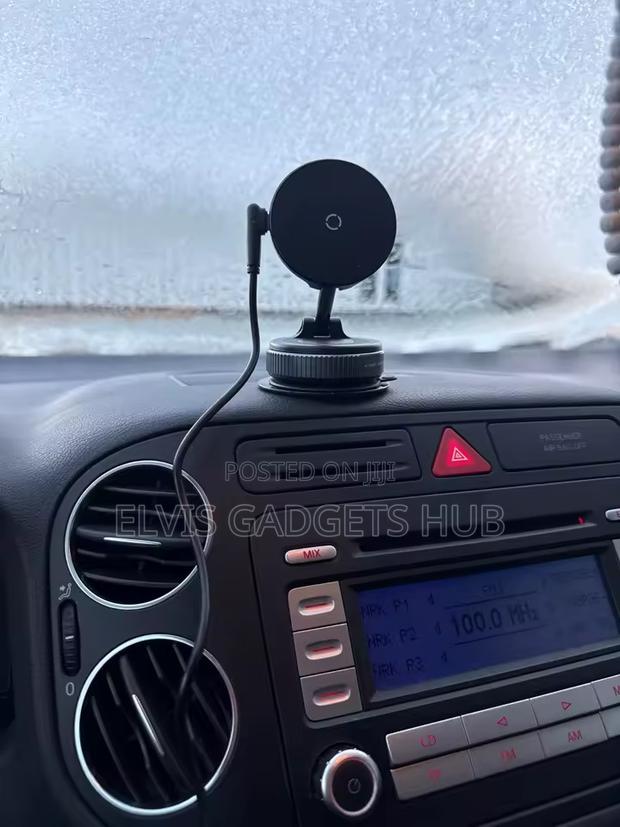 Vacuum Suction 15w Wireless Charging Phone Holder Mount · Photo 8