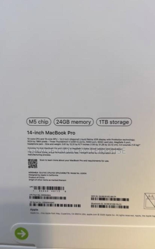 New Laptop Apple Macbook Pro 2025 M5 14-inch 24GB Apple M5 SSD 1T · Photo 3