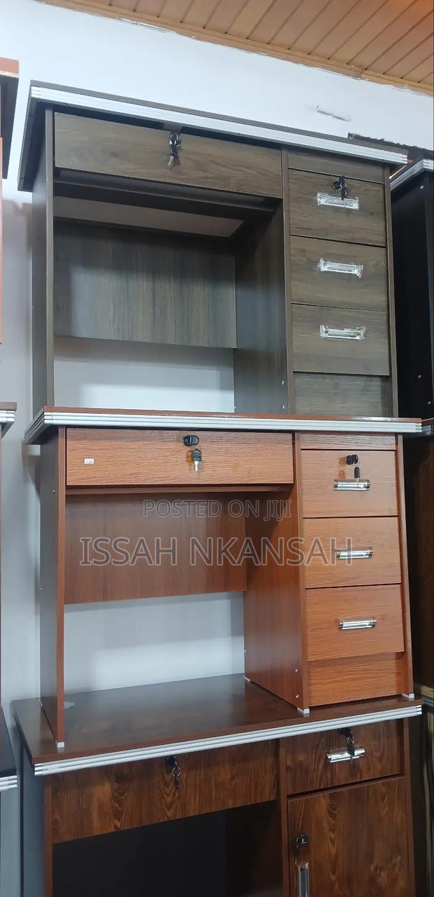 Office Desk · Photo 2