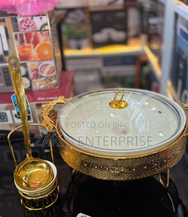 Gold Ceramic Serving Dish · Photo 1