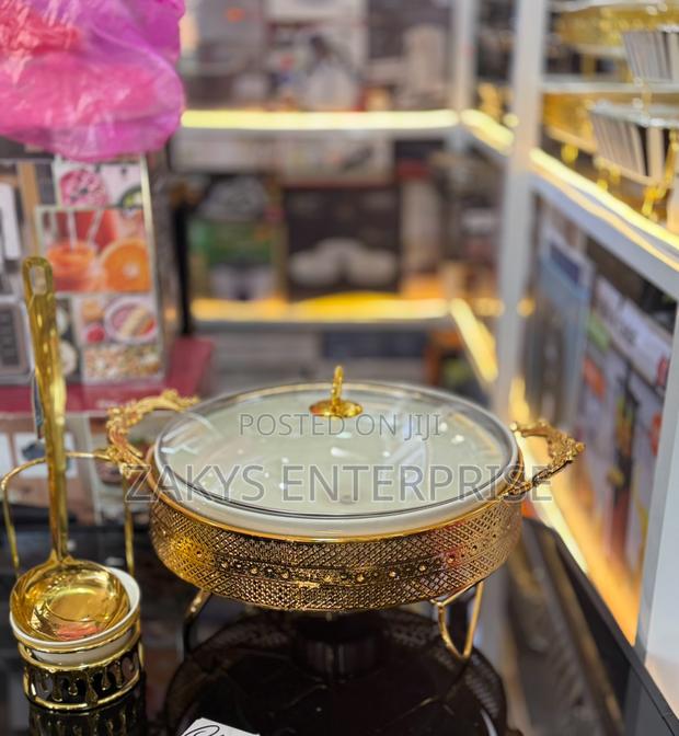 Gold Ceramic Serving Dish · Photo 2