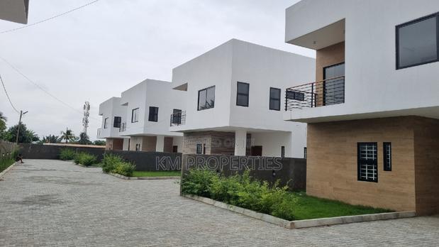 5bdrm Duplex in North Legon for sale · Photo 7