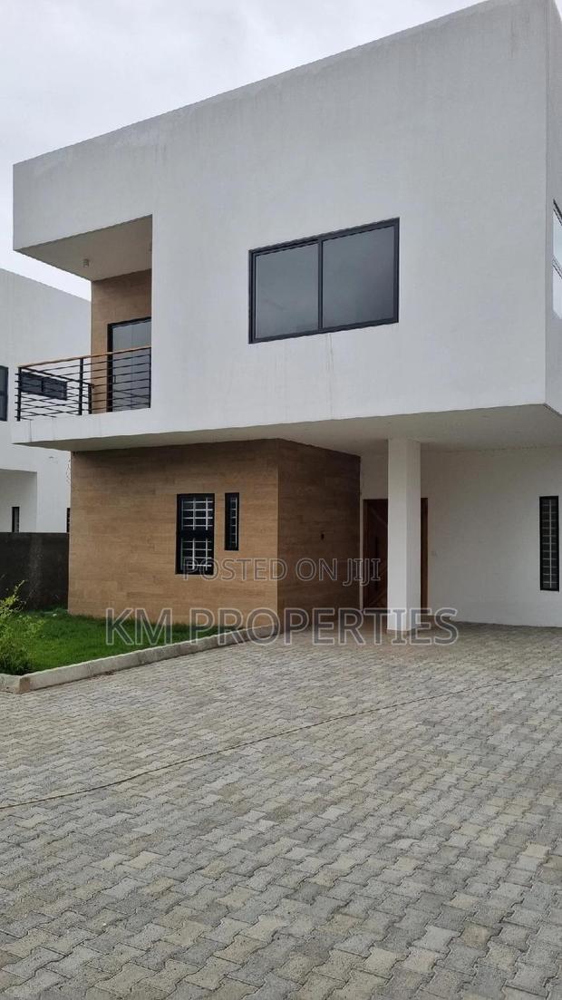 5bdrm Duplex in North Legon for sale · Photo 5