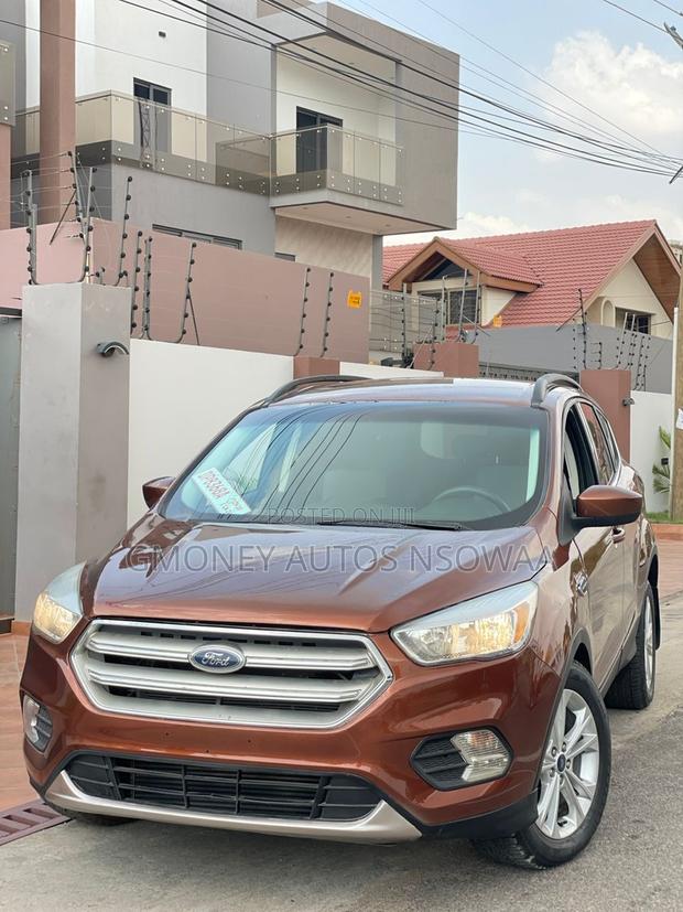 Ford Escape SE 4x4 2017 Brown · Photo 2
