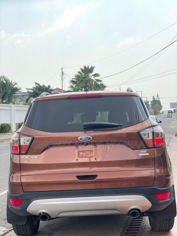 Ford Escape SE 4x4 2017 Brown · Photo 4