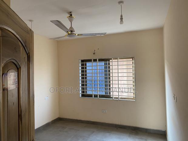 3bdrm Apartment in Amasaman Market, Pokuase for rent · Photo 7