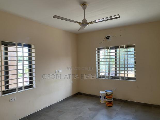 3bdrm Apartment in Amasaman Market, Pokuase for rent · Photo 8