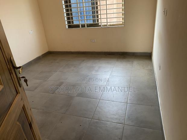 3bdrm Apartment in Amasaman Market, Pokuase for rent · Photo 6