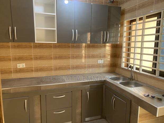 3bdrm Apartment in Amasaman Market, Pokuase for rent · Photo 4