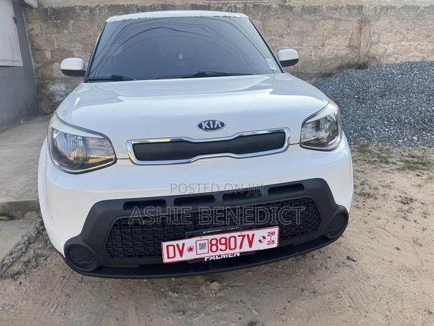 Kia Soul Hatchback 2016 White · Photo 3