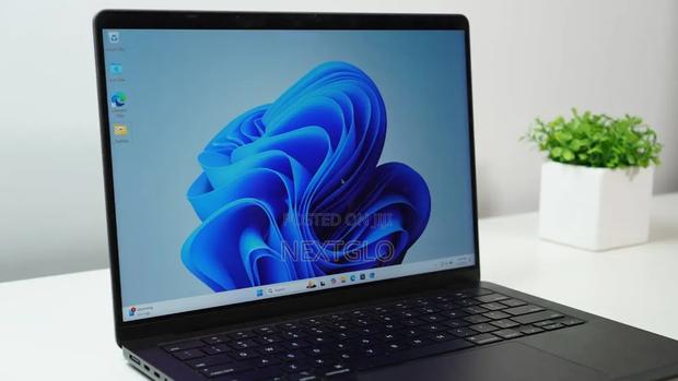 Windows on Macbook · Photo 1