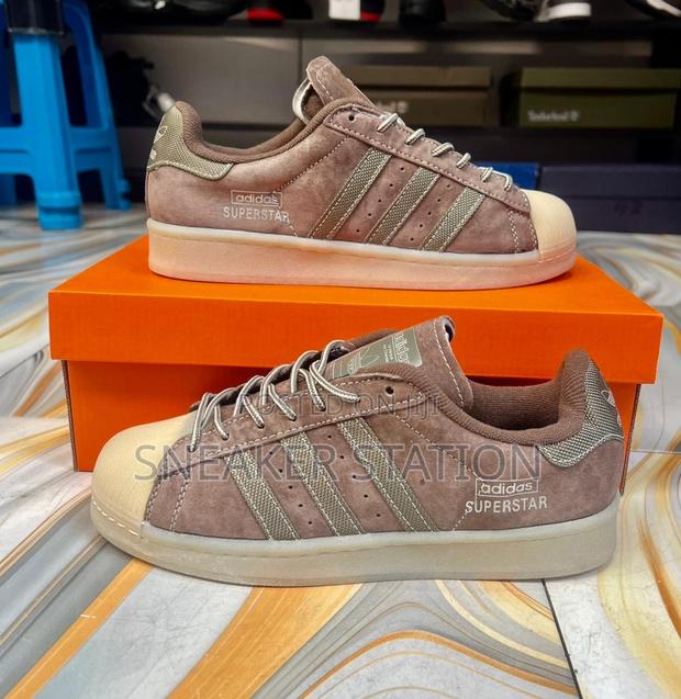 Adidas Superstar Sneaker Available · Photo 2