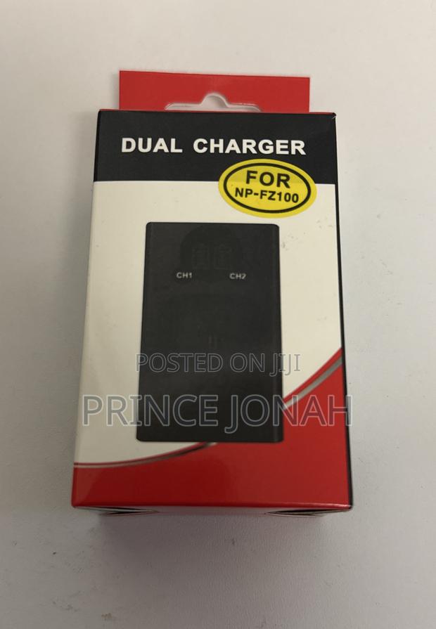 Batmax Sony Np-Fz100 Dual Charger · Photo 2