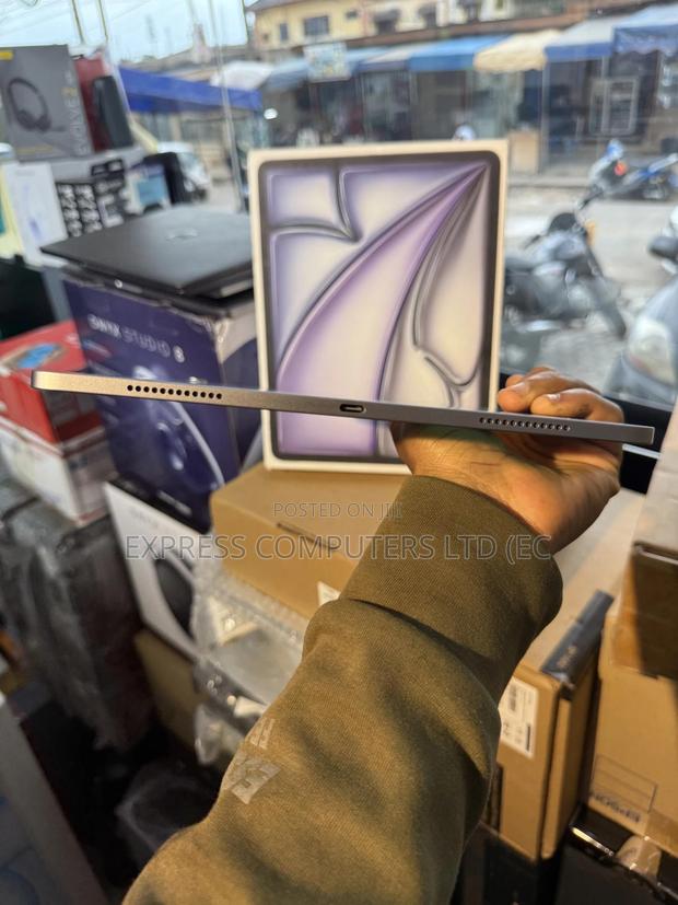 New Apple iPad Air 13 (2024) 128 GB Gray · Photo 4
