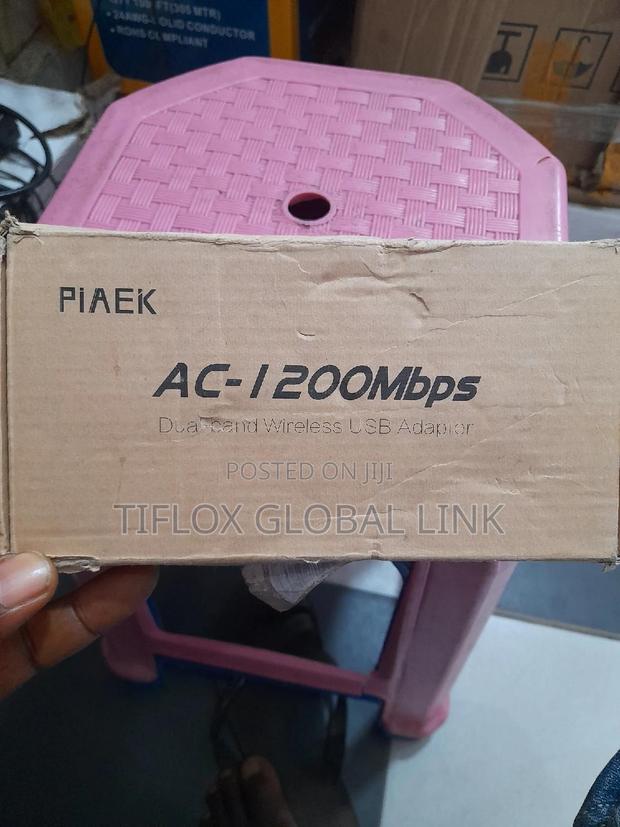 Wireless Usb Adapter Ac-1200 MBPS Dual Band · Photo 4