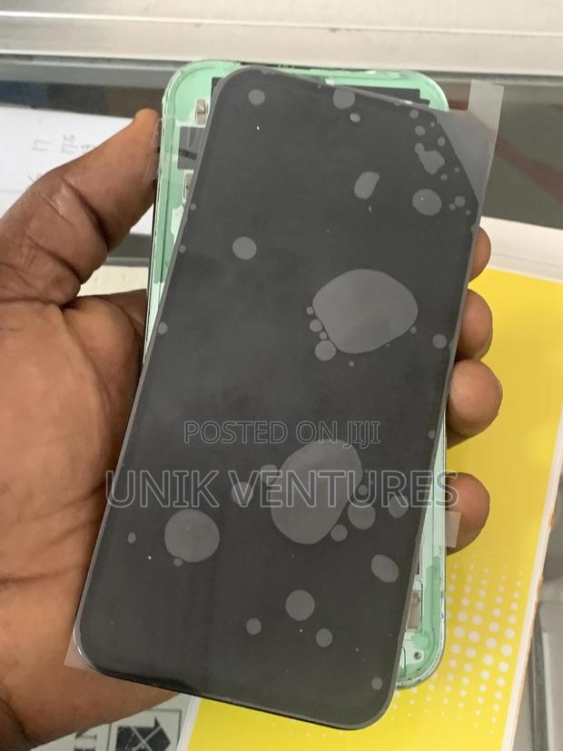 Google Pixel 8a Original Screen Replacement · Photo 4