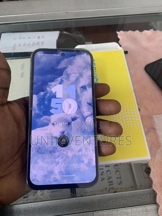 Google Pixel 8a Original Screen Replacement · Photo 2