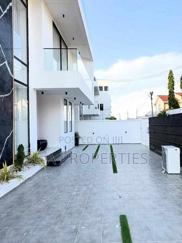 4bdrm House in E A Properties, American House for sale · Photo 1