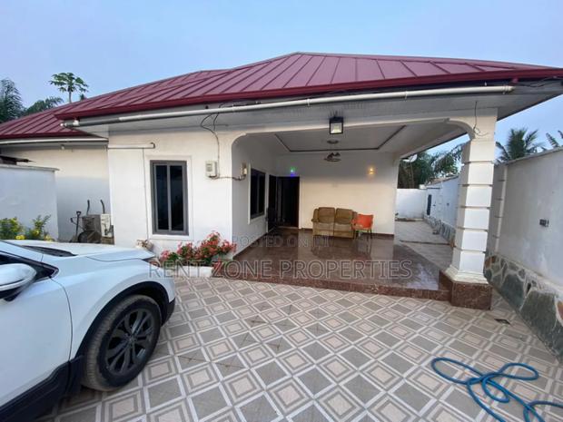 Mini Flat in Fan Milk for sale · Photo 1