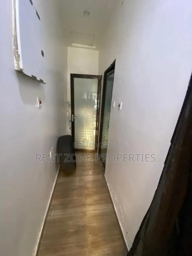 Mini Flat in Fan Milk for sale · Photo 6