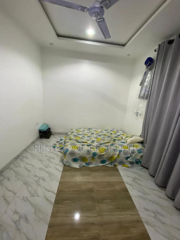 Mini Flat in Fan Milk for sale · Photo 7