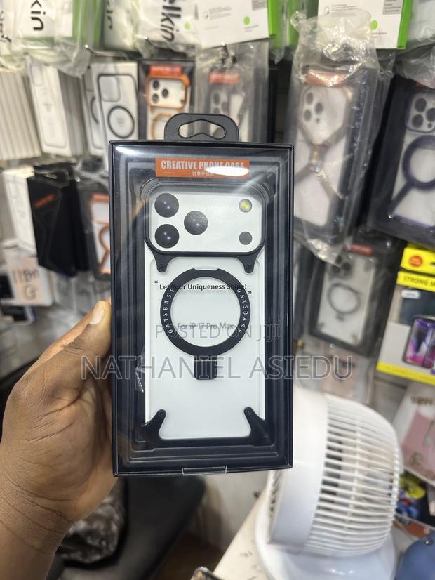 Oatsbasf Z-Shaped Metal Phone Case for the iPhone 17 Pro Max. · Photo 2