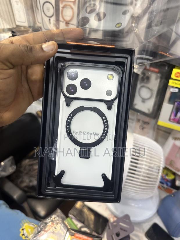 Oatsbasf Z-Shaped Metal Phone Case for the iPhone 17 Pro Max. · Photo 4