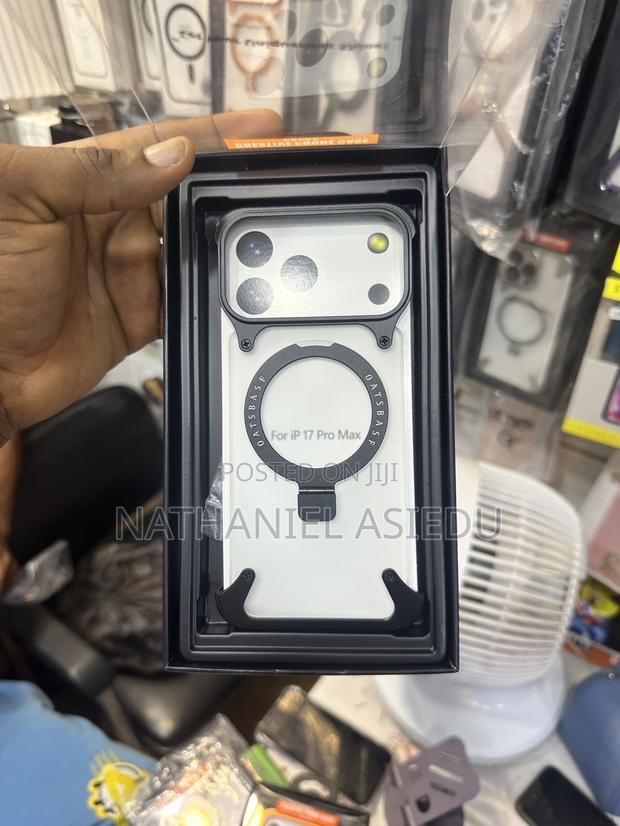 Oatsbasf Z-Shaped Metal Phone Case for the iPhone 17 Pro Max. · Photo 3