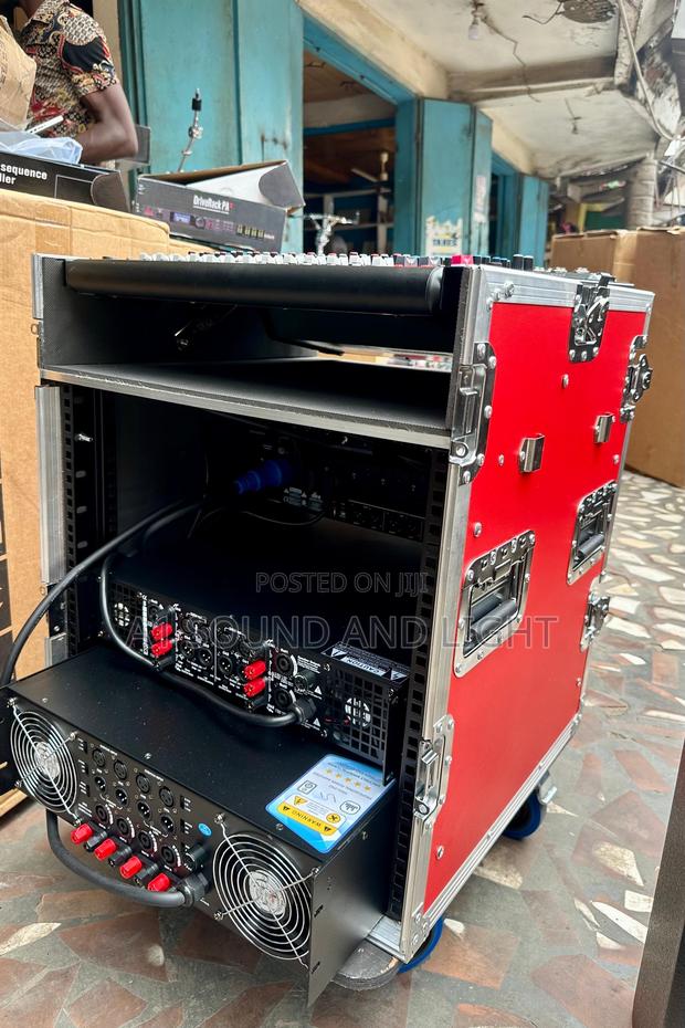 Line Array Amplifier Rack Set · Photo 2