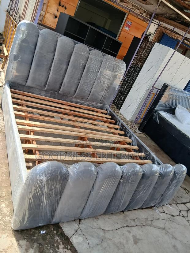 Design Queens Bed Frame · Photo 1
