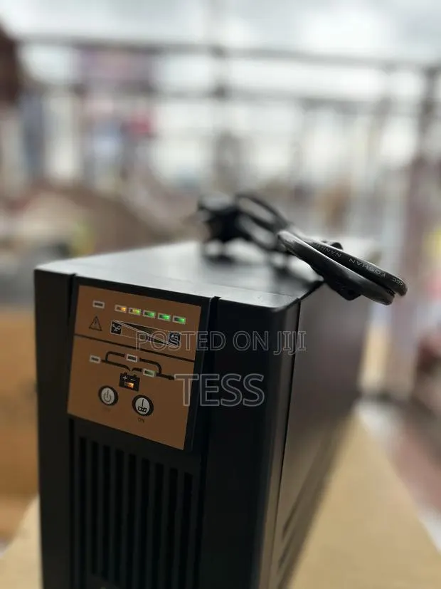 Ups 3000va (3kva) Streams With 4 Backup Batteries · Photo 1