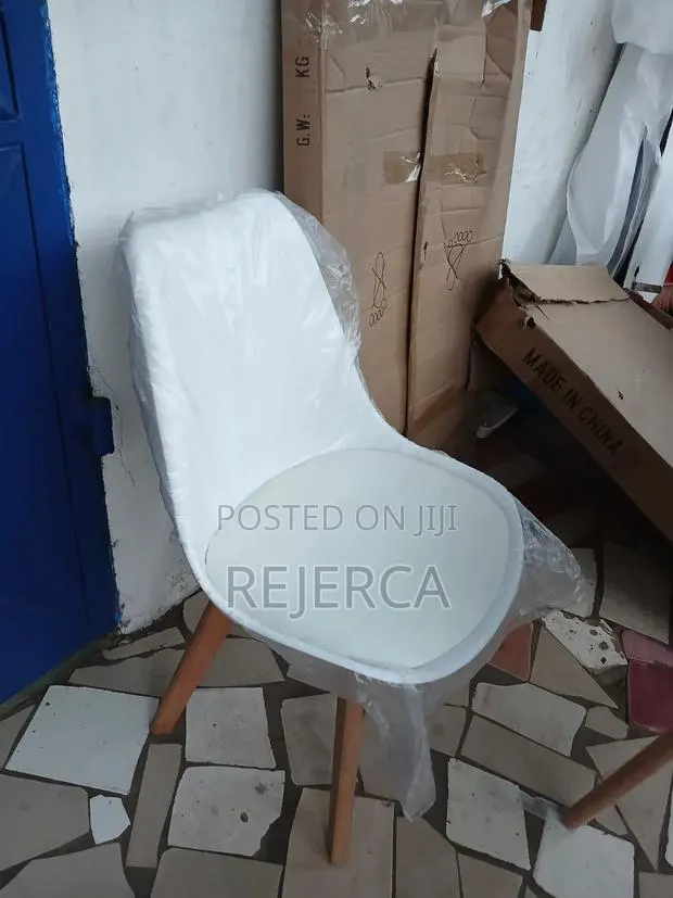 Affordable Brand New Dinning Chair · Photo 1