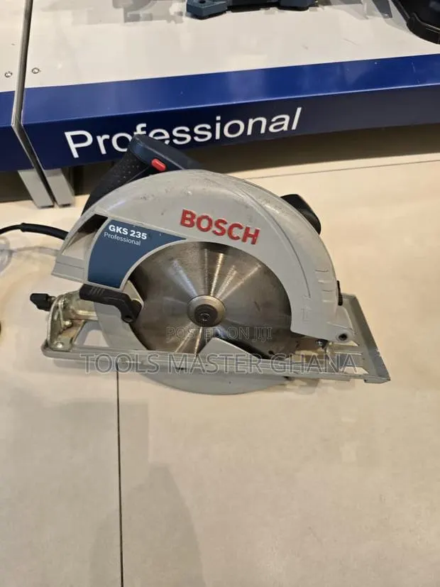 Hand-held Circular Saw # 06015a2070uuu · Photo 1