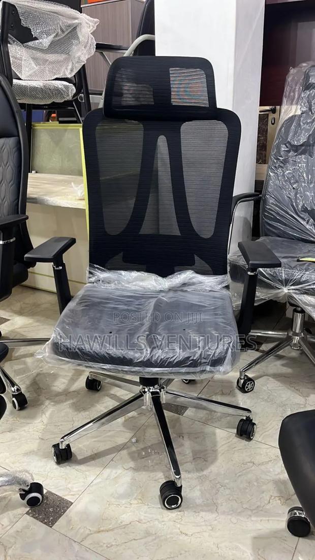 Staff Office Chair · Photo 1