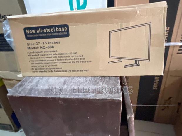 Retrohold Steel Tv Stand Supreme Balance Collection · Photo 1