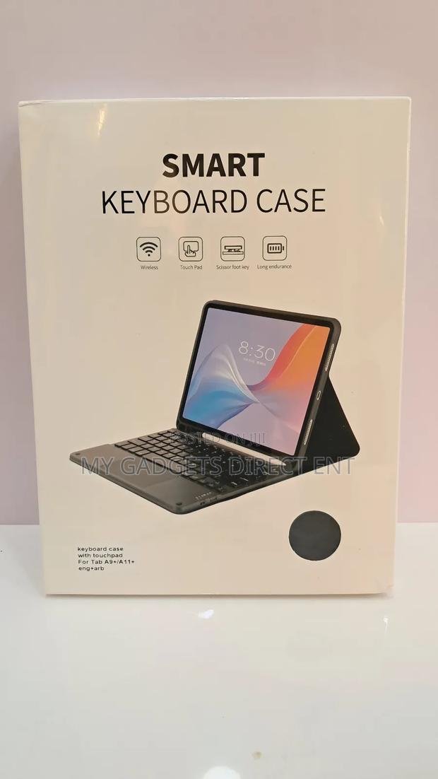 Smart Keyboard Case With Touchpad · Photo 1