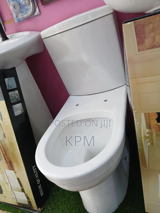 Toilet Seat Complete Less Water Needed · Photo 3
