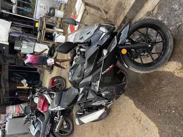 Suzuki 2018 Black · Photo 2