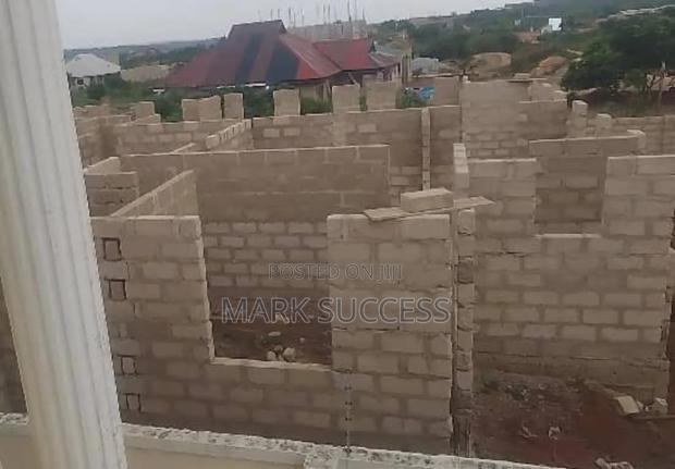 5 Bedrooms Uncompleted at Fetteh Kakraba · Photo 2
