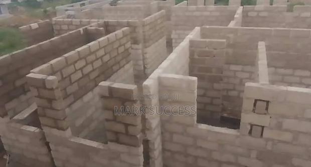 5 Bedrooms Uncompleted at Fetteh Kakraba · Photo 5