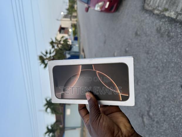 New Apple iPhone 16 Pro Max 512 GB Gold · Photo 3