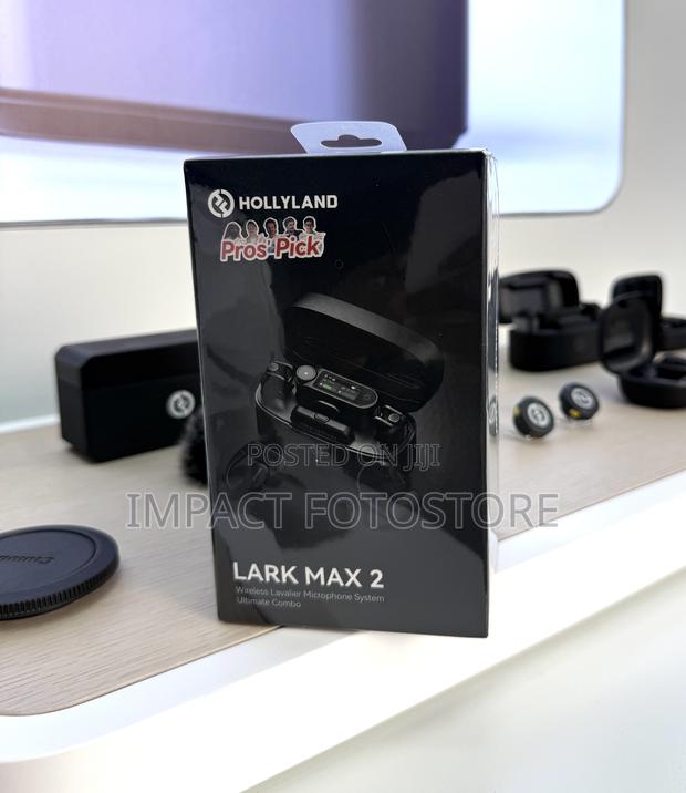 Hollyland Lark Max 2 Ultimate Combo 2-person Wireless Microphone · Photo 2
