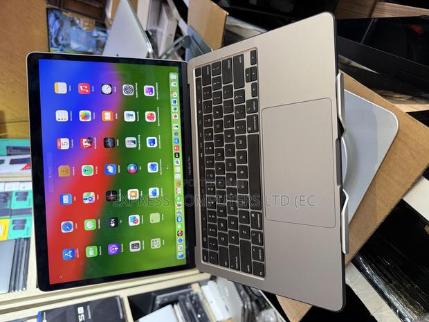 Laptop Apple MacBook Pro 2020 16GB Intel Core I7 SSHD (Hybrid) 512GB · Photo 1