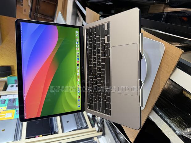Laptop Apple MacBook Pro 2020 16GB Intel Core I7 SSHD (Hybrid) 512GB · Photo 3
